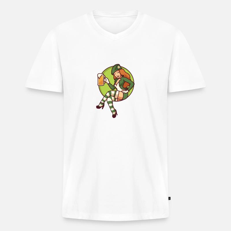Koboldmädchen mit Bierkrug - Männer Premium Bio T-Shirt mit V-Ausschnitt - Weiß