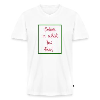 Glaube an das, was du fühlst - Männer Premium Bio T-Shirt mit V-Ausschnitt - Weiß - Vorne - Nico (187cm)