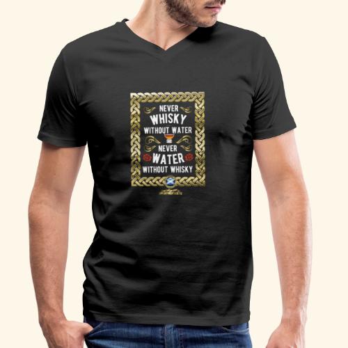 Whisky T Shirt Whisky & Water - Männer Bio-T-Shirt mit V-Ausschnitt von Stanley & Stella
