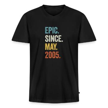 18e anniversaire 18e anniversaire Epic depuis mai 2005 - T-shirt encolure en V Premium bio Homme - noir - Devant - Nico (187cm)
