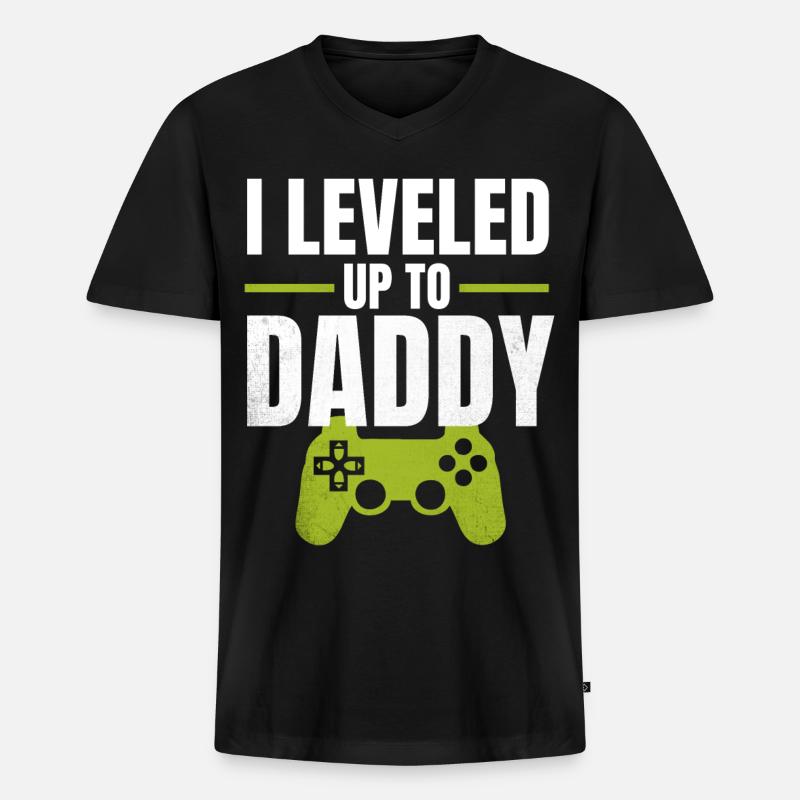 I Leveled Up to Daddy - Männer Premium Bio T-Shirt mit V-Ausschnitt - Schwarz
