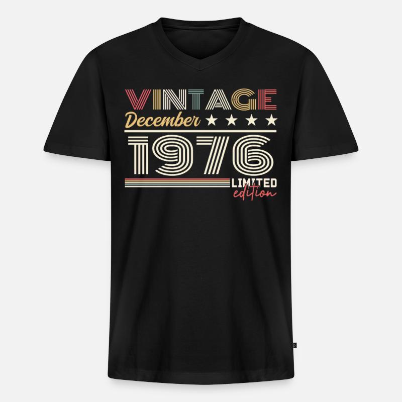 Geschenk Dezember 1976 - Männer Premium Bio T-Shirt mit V-Ausschnitt - Schwarz