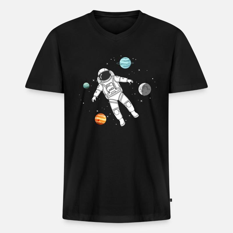 Astronaut schwebt im Weltall mit Planeten - Männer Premium Bio T-Shirt mit V-Ausschnitt - Schwarz