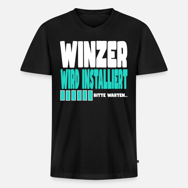 Winzer wird installiert - Männer Premium Bio T-Shirt mit V-Ausschnitt - Schwarz