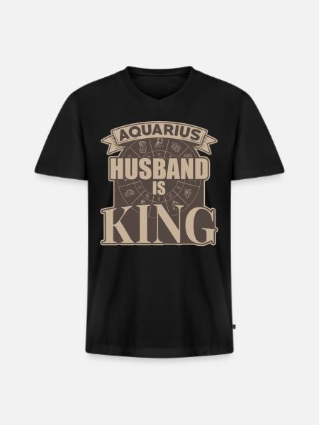 Aquarius husband is king - Men's Premium Organic T-shirt with V-neck - black