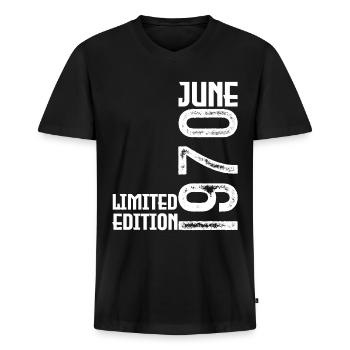 Cadeau juin 1970 anniversaire Juin 1970. juin 1970 - T-shirt encolure en V Premium bio Homme - noir - Devant - Nico (187cm)