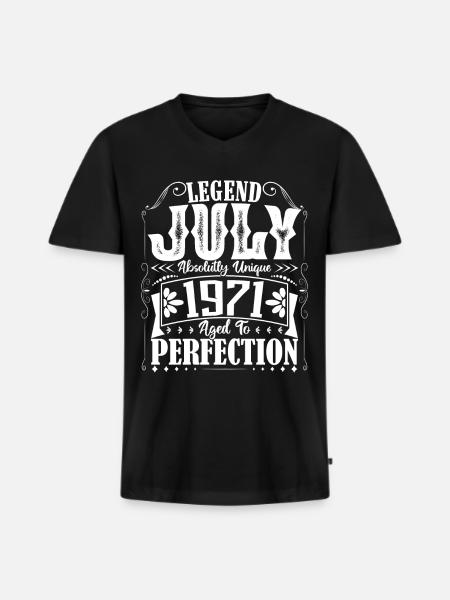 July 1971. Birthday gift July 1971. - Men's Premium Organic T-shirt with V-neck - black