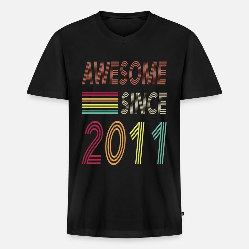 Awesome since 2011 - Männer Premium Bio T-Shirt mit V-Ausschnitt - Schwarz