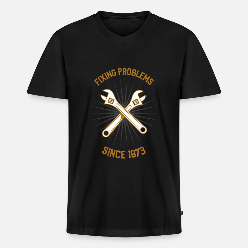 Fixing Problems Since 1873 - Männer Premium Bio T-Shirt mit V-Ausschnitt - Schwarz