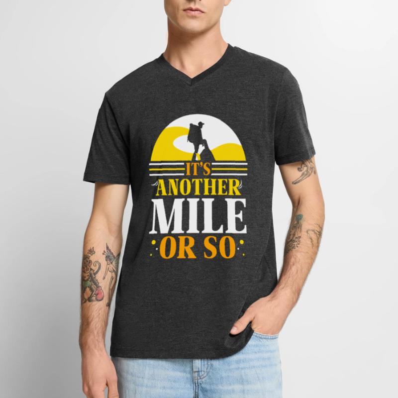 Eine Weitere Meile Oder So Halbe Meile Wanderung Männer Premium Bio T-Shirt mit V-Ausschnitt
