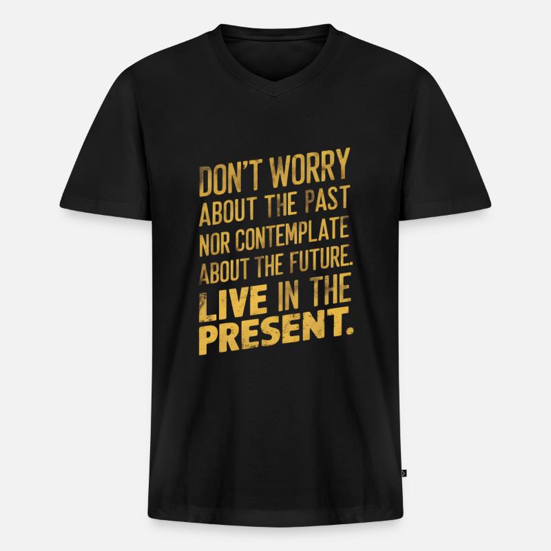Lebe in der Gegenwart - Männer Premium Bio T-Shirt mit V-Ausschnitt - Schwarz