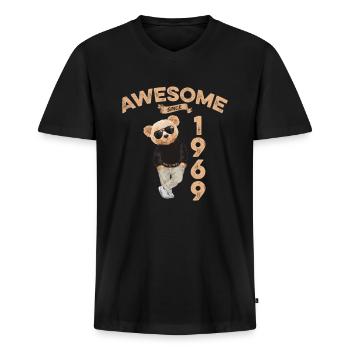 1969 Geburtstag Cool Teddy Bär Awesome since - Männer Premium Bio T-Shirt mit V-Ausschnitt - Schwarz - Vorne - Nico (187cm)