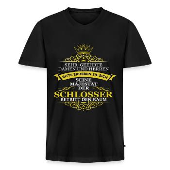 Schlosser Majestät Exzellenz Spruch Geschenkidee - Männer Premium Bio T-Shirt mit V-Ausschnitt - Schwarz - Vorne - Nico (187cm)