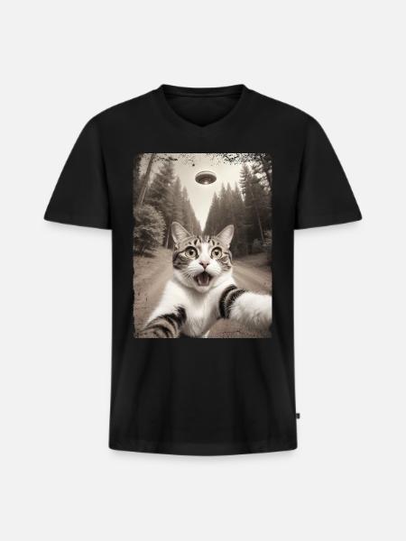 Funny Cat Selfie Alien Spaceship - Men's Premium Organic T-shirt with V-neck - black