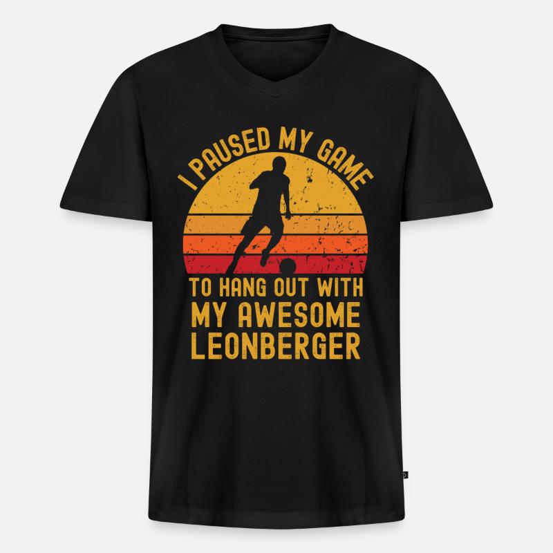 Fußball und Leonberger - Männer Premium Bio T-Shirt mit V-Ausschnitt - Schwarz
