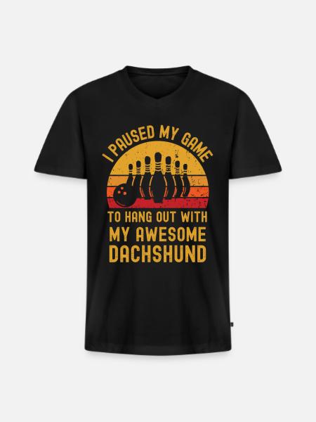 Bowling and dachshund - Men's Premium Organic T-shirt with V-neck - black