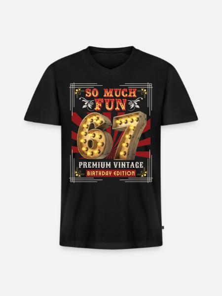 67th birthday 67 years Vintage-Retro Fun-Birthday - Men's Premium Organic T-shirt with V-neck - black