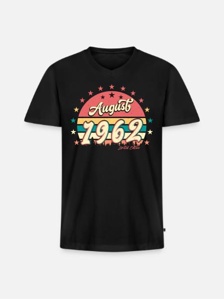 1962 In August 60th birthday - Men's Premium Organic T-shirt with V-neck - black