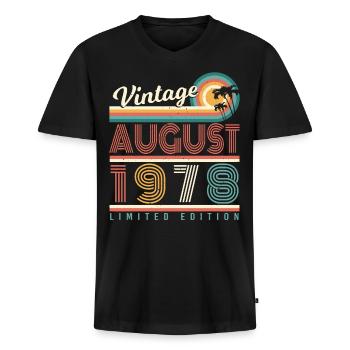 Birthday greeting 1978 August - Men's Premium Organic T-shirt with V-neck - black - Front - Nico (187cm)