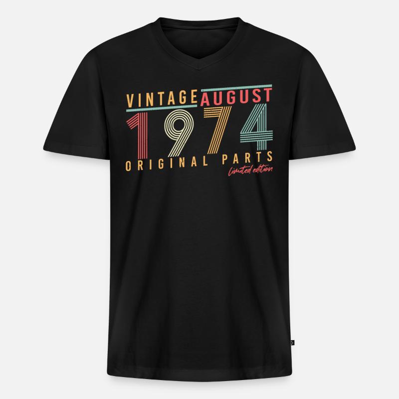 1974 Im August Retro - Männer Premium Bio T-Shirt mit V-Ausschnitt - Schwarz