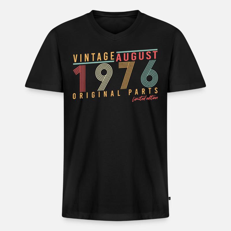 1976 Im August Retro - Männer Premium Bio T-Shirt mit V-Ausschnitt - Schwarz