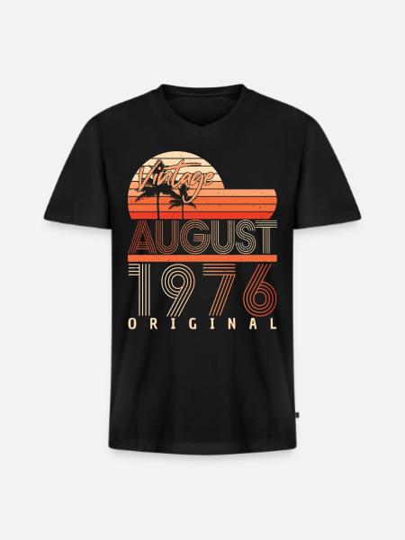 Retro 1976 August - Men's Premium Organic T-shirt with V-neck - black