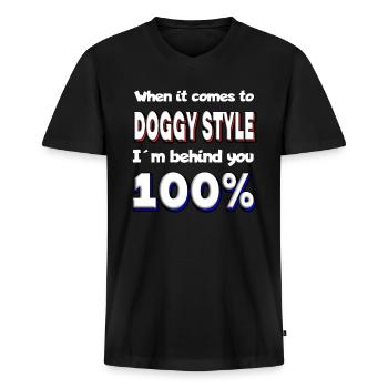 Doggystyle Spruch Versaut Sex Sexstellung Po Anal - Männer Premium Bio T-Shirt mit V-Ausschnitt - Schwarz - Vorne - Nico (187cm)