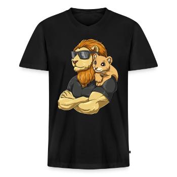 Starker Löwe mit Löwen Kind für einen Löwen - Männer Premium Bio T-Shirt mit V-Ausschnitt - Schwarz - Vorne - Nico (187cm)