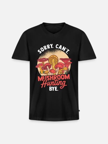 Mushroom Hunting - Männer Premium Bio T-Shirt mit V-Ausschnitt - Schwarz