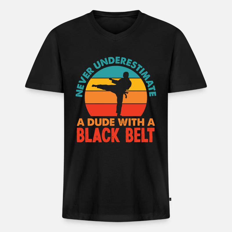 Retro Karate Schwarzer Gürtel Geschenk - Männer Premium Bio T-Shirt mit V-Ausschnitt - Schwarz