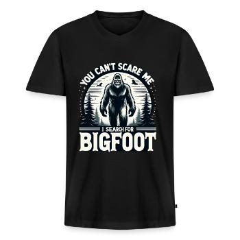 Lustiger Bigfoot-Sucher kann mich nicht erschrecken Sasquatch - Männer Premium Bio T-Shirt mit V-Ausschnitt - Schwarz - Vorne - Nico (187cm)