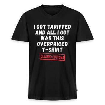 Gegen Zölle USA - Anti Zoll Statement - Männer Premium Bio T-Shirt mit V-Ausschnitt - Schwarz - Vorne - Nico (187cm)