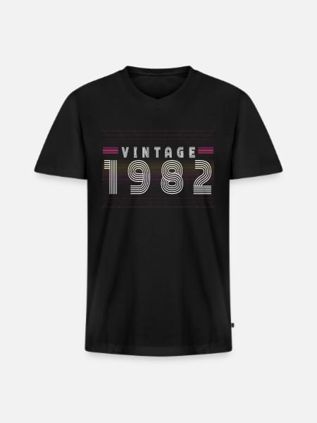 1982 Birthday - Men's Premium Organic T-shirt with V-neck - black