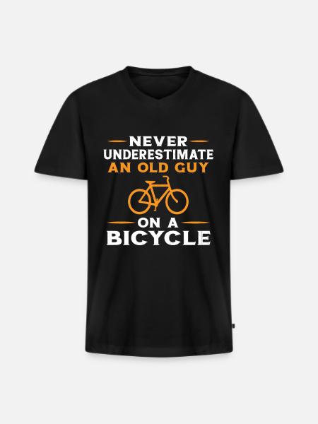 Underskatta aldrig en gammal man med en cykel - Ekologisk premium-T-shirt med V-ringning herr - svart