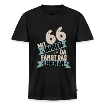 66. Geburtstag Geburtstagsspruch 66 Jahre Geschenk - Männer Premium Bio T-Shirt mit V-Ausschnitt - Schwarz - Vorne - Nico (187cm)
