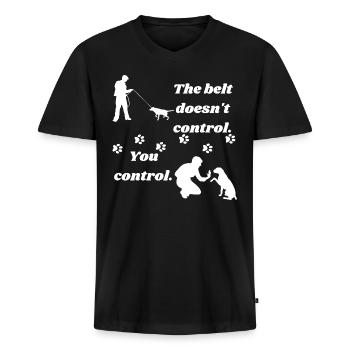 Gassi gehen mit dem Hund - Männer Premium Bio T-Shirt mit V-Ausschnitt - Schwarz - Vorne - Nico (187cm)