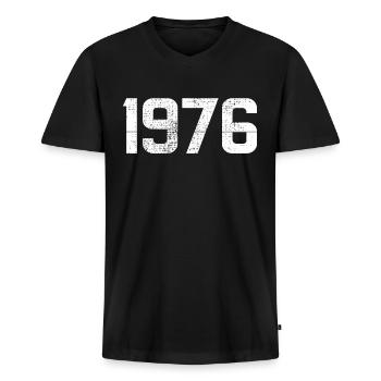 1976 - Mannen Premium Bio T-shirt met V-hals - zwart - Voor - Nico (187cm)
