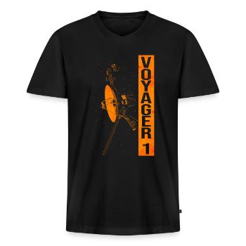 Voyager Weltraum Sonde - Männer Premium Bio T-Shirt mit V-Ausschnitt - Schwarz - Vorne - Nico (187cm)