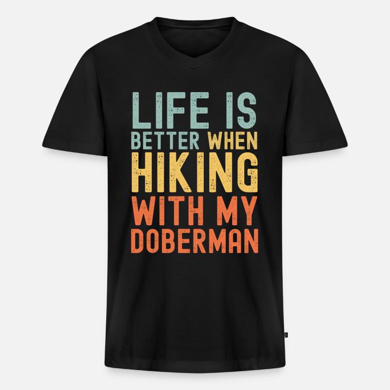 Dobermann Wanderhund retro - Männer Premium Bio T-Shirt mit V-Ausschnitt - Schwarz