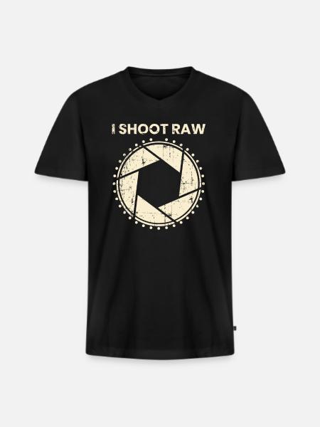 I Shoot - Men's Premium Organic T-shirt with V-neck - black
