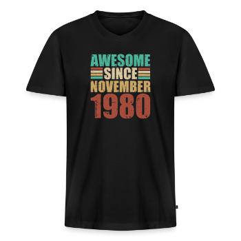 November 1980 - Men's Premium Organic T-shirt with V-neck - black - Front - Nico (187cm)