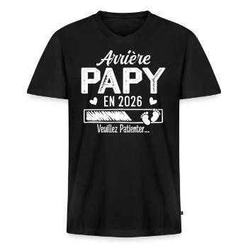 Arrière Papy en 2026 cadeau futur Grand-père - T-shirt encolure en V Premium bio Homme - noir - Devant - Nico (187cm)