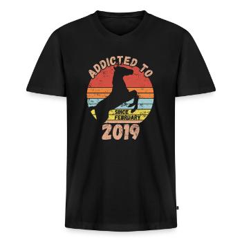Anniversaire Équitation Février 2019 - T-shirt encolure en V Premium bio Homme - noir - Devant - Nico (187cm)