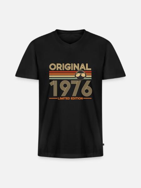 1976 - Men's Premium Organic T-shirt with V-neck - black