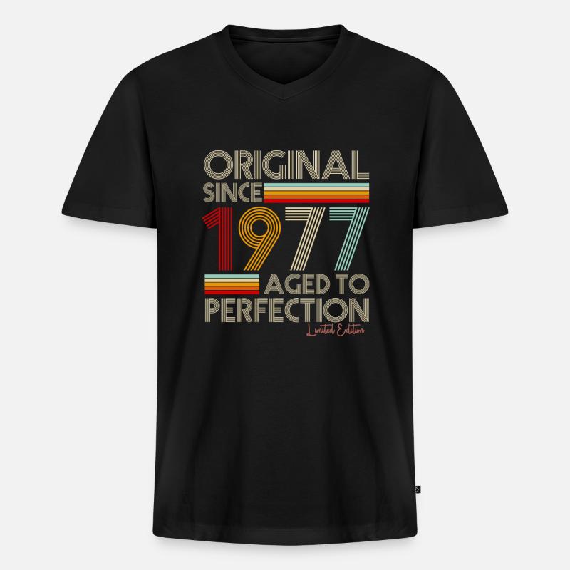 1977 - Männer Premium Bio T-Shirt mit V-Ausschnitt - Schwarz