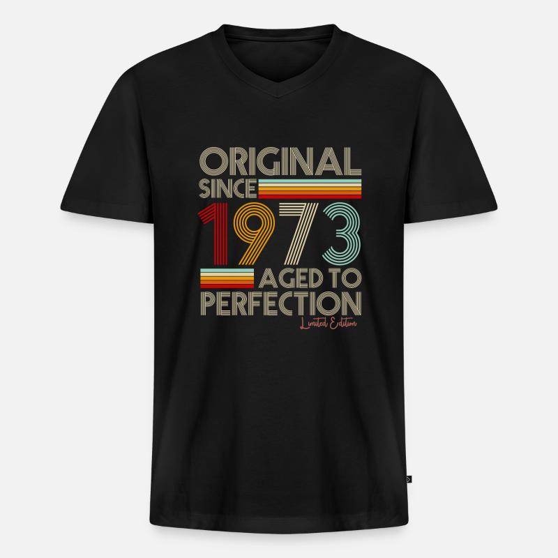 1973 - Männer Premium Bio T-Shirt mit V-Ausschnitt - Schwarz