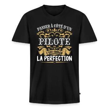 Le Meilleur Pilote | Pilote à la perfection - T-shirt encolure en V Premium bio Homme - noir - Devant - Nico (187cm)