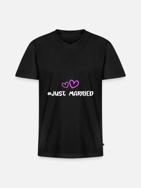 Just Married Wedding Heart - Men's Premium Organic T-shirt with V-neck - black