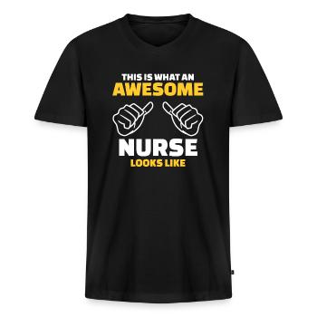 This Is What An Awesome Nurse Looks Like - Männer Premium Bio T-Shirt mit V-Ausschnitt - Schwarz - Vorne - Nico (187cm)