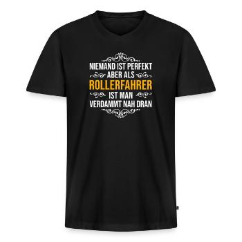 Rollerfahrer Motorroller Spruch - Männer Premium Bio T-Shirt mit V-Ausschnitt - Schwarz - Vorne - Nico (187cm)